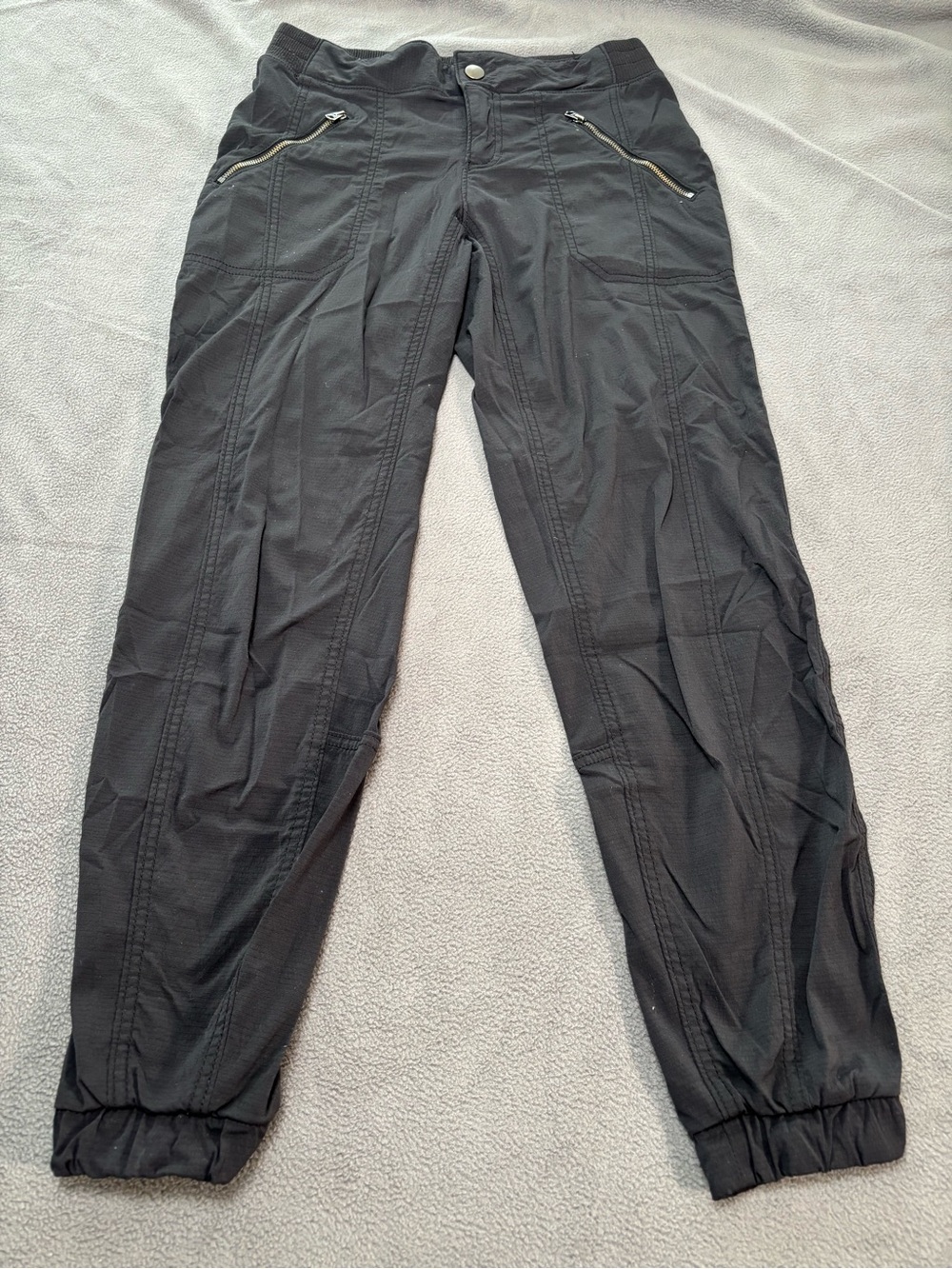 Athleta Trekkie Jogger Pants Black Size 6 Nylon Blend Zip Pockets Stretch